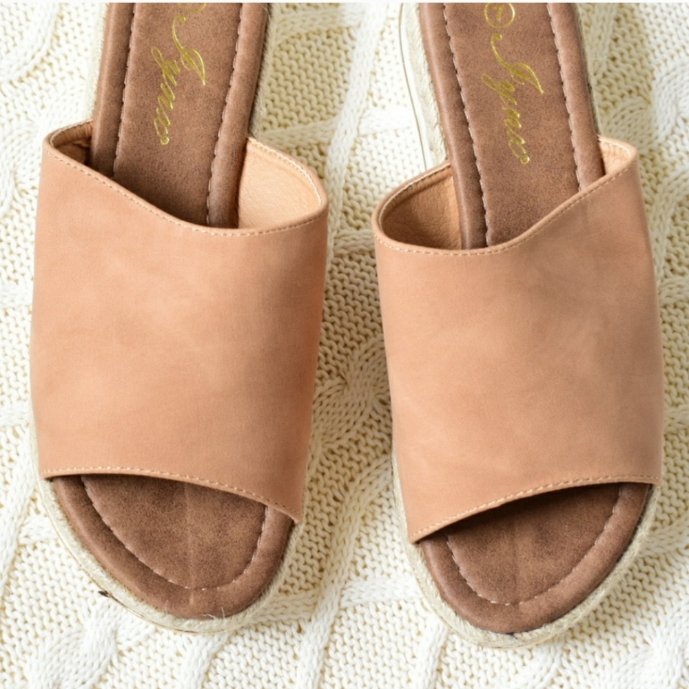 Flat sandals - Picture 4 of 8